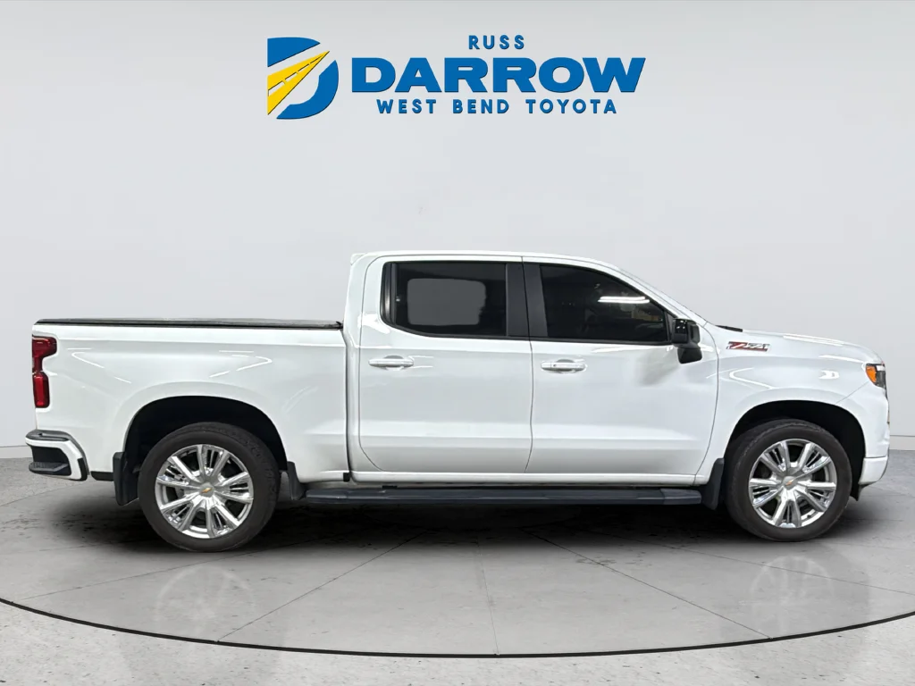 Used 2024 White Chevrolet RST image 6