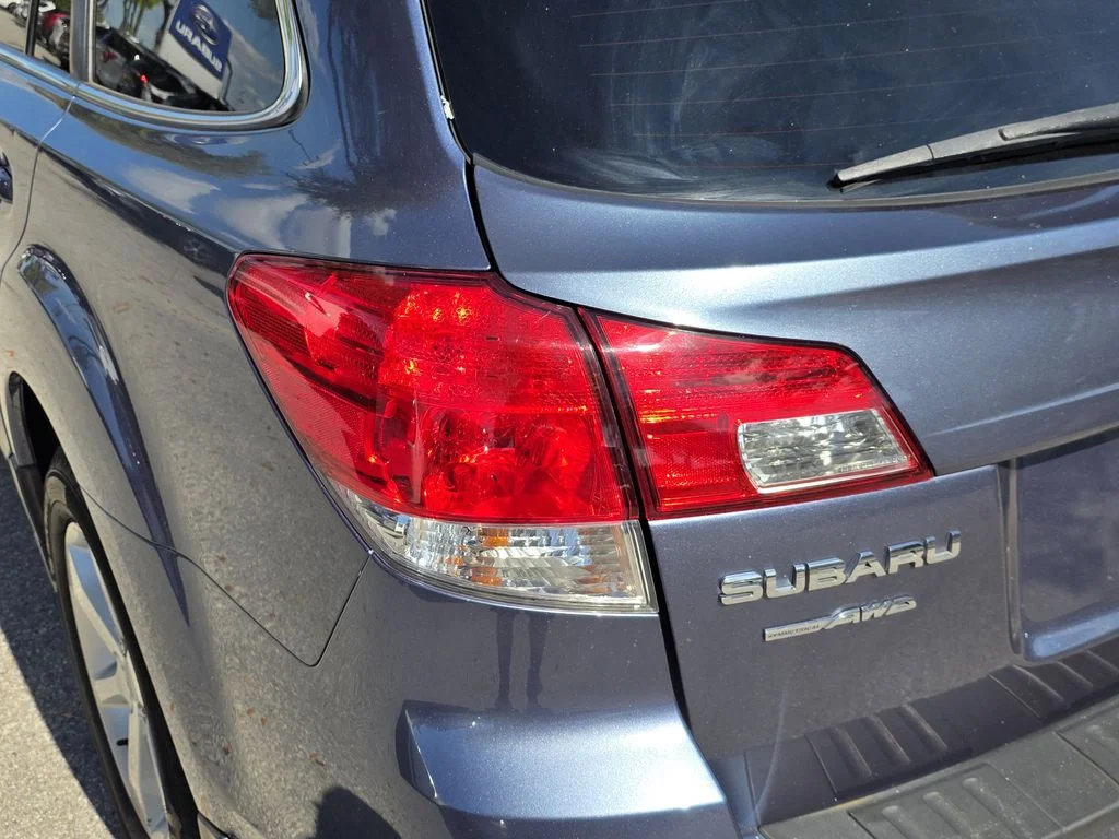 2013 Subaru Outback Premium - Photo 7