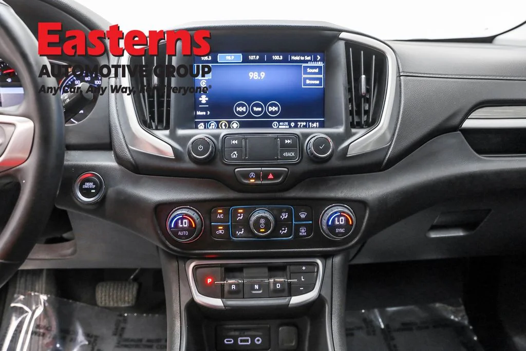Used 2024 White GMC SLT image 12