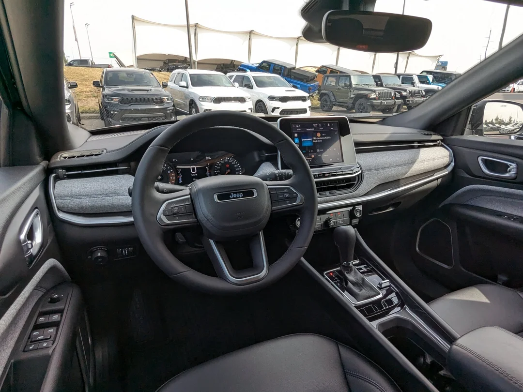 New 2025 Black Jeep North - - 4X4 - 4.99% O.A.C - Heated seats - Forward Collision Warning & More! image 23