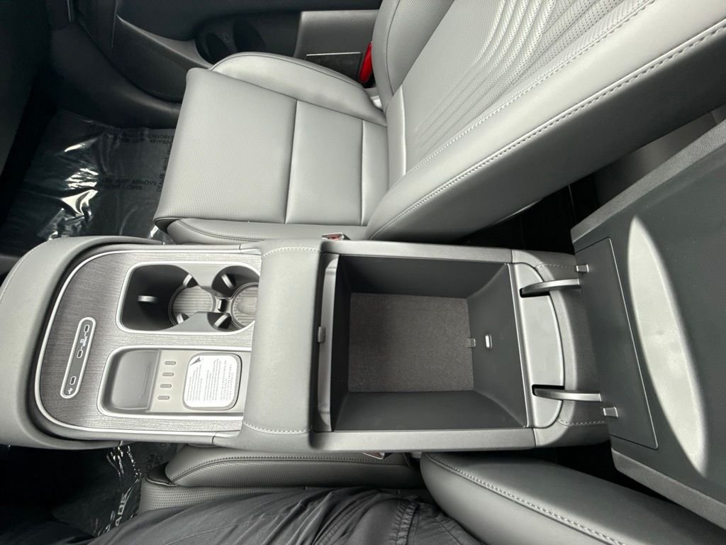 New 2026 White Hyundai SEL Premium AWD image 33