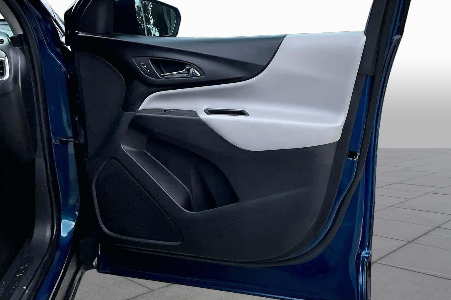 Used 2020 Pacific Blue Metallic Chevrolet LT image 27