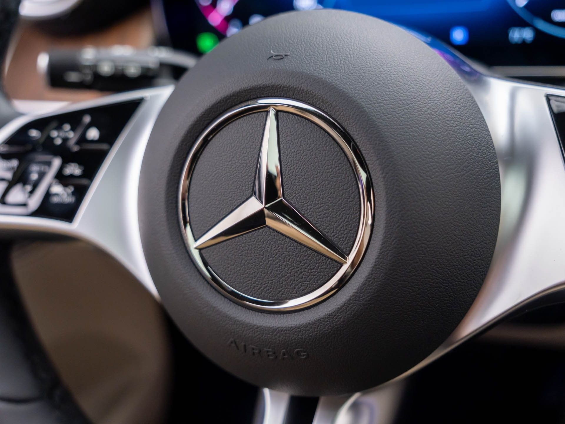 New 2027 Polar White Mercedes-Benz GLC 300 image 24