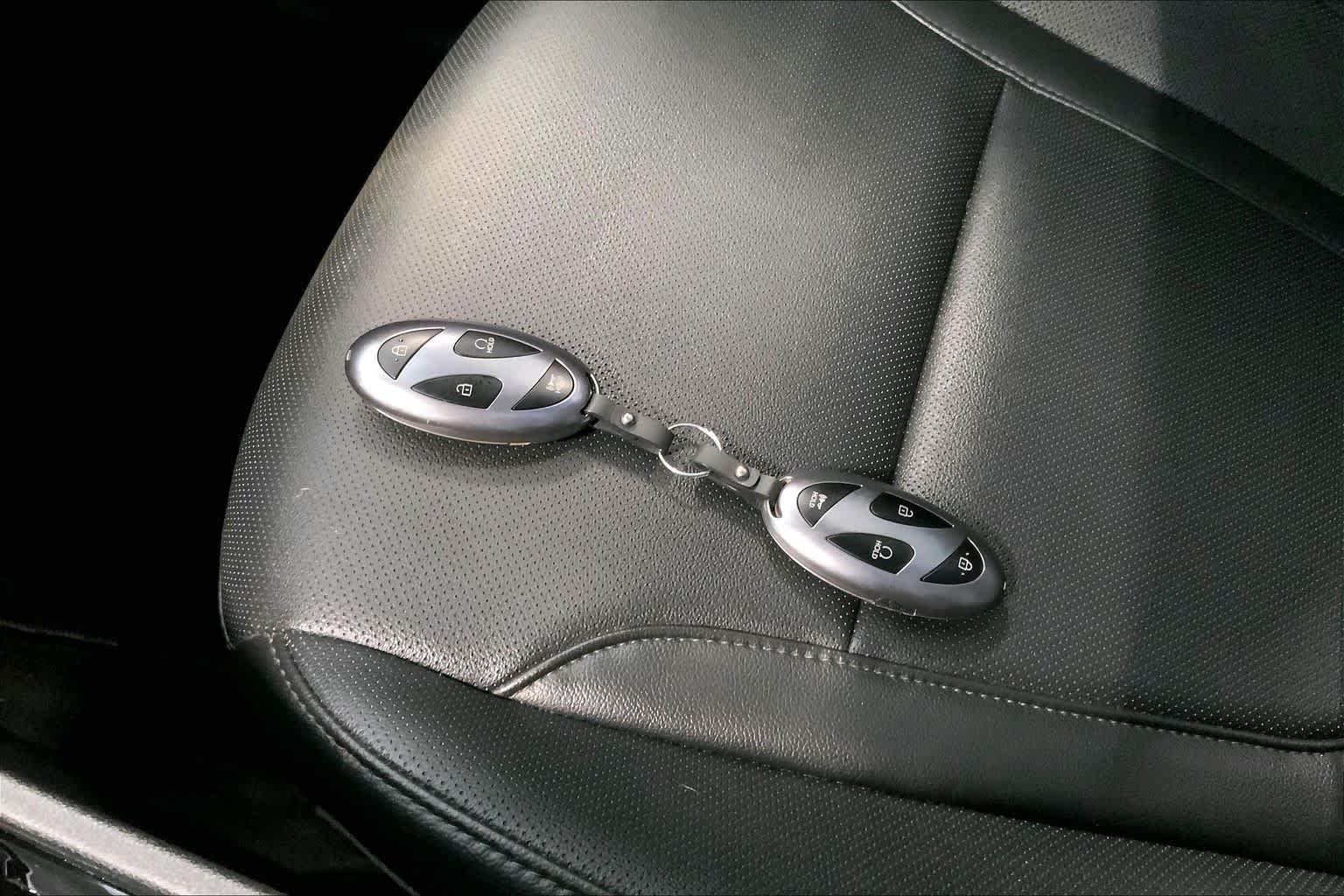 Certified Used 2025 Shimmering Silver Hyundai SEL Convenience image 14
