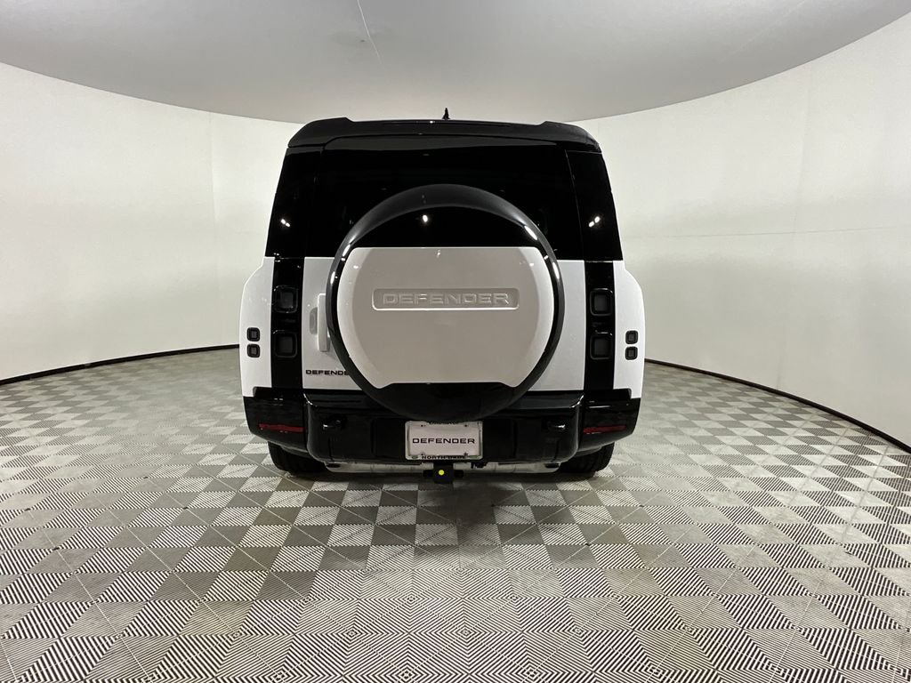 New 2026 Fuji White Land Rover X-Dynamic SE image 7