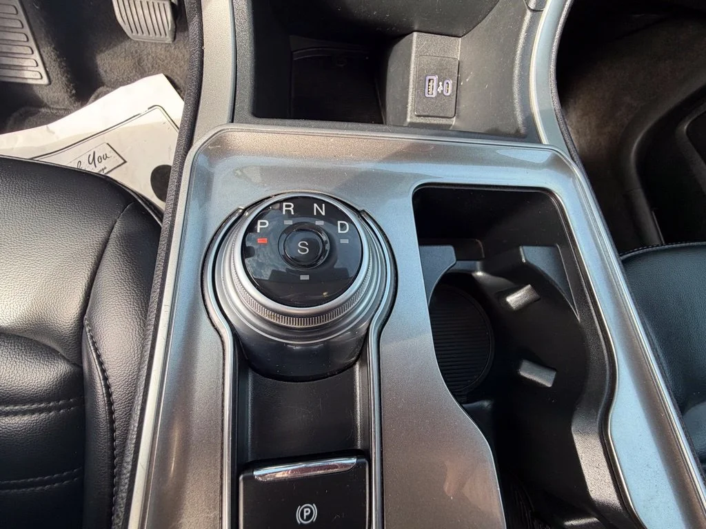 Used 2024 Gray Ford SEL image 26