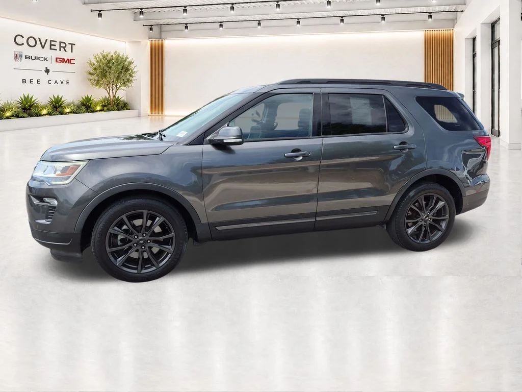 Used 2018 Gray Ford XLT image 5