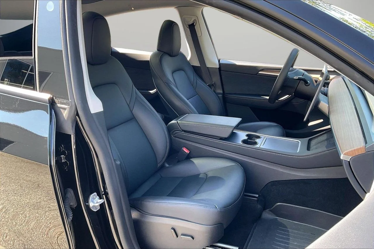 Used 2025  Tesla Performance image 25