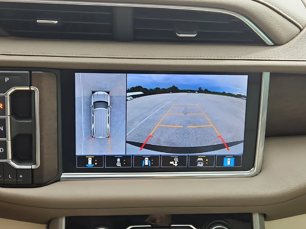 Used 2021 WHITE FROST TRICOAT GMC Denali image 18