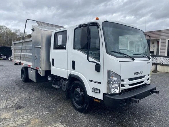 Used 2019 White Isuzu Dump Truck image 4