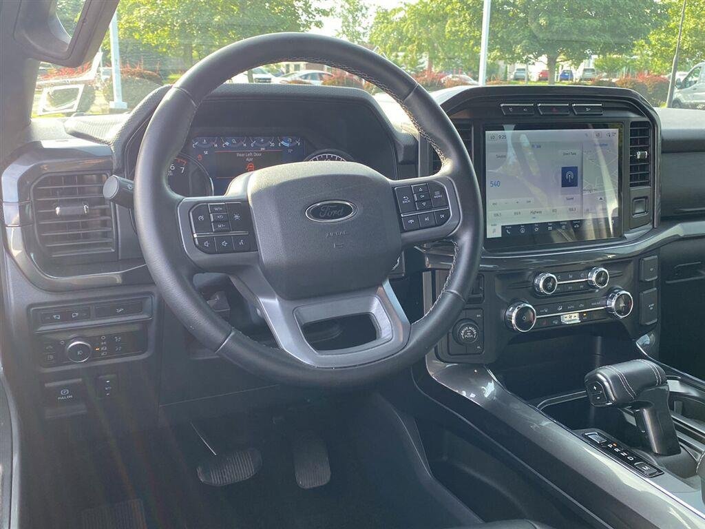 Used 2023 Oxford White Ford XLT image 3