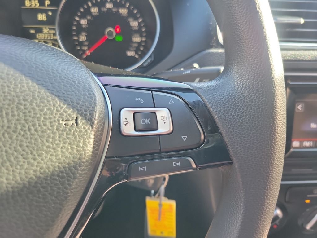 Used 2018  Volkswagen 1.4T S image 18