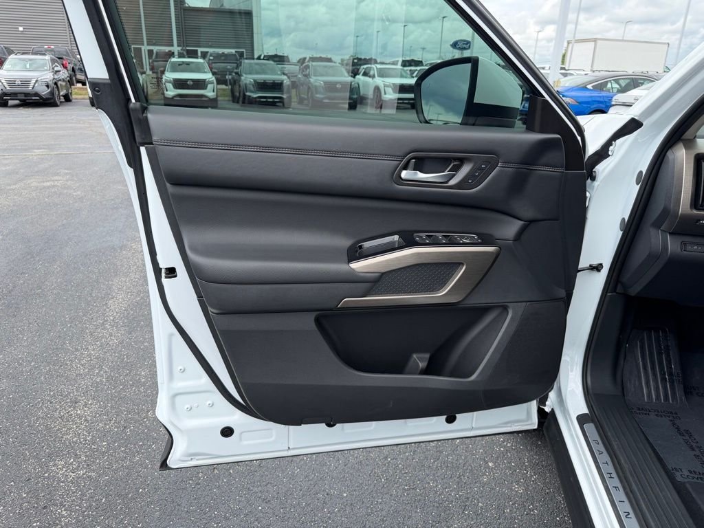 Certified Used 2025 White Nissan Platinum image 13