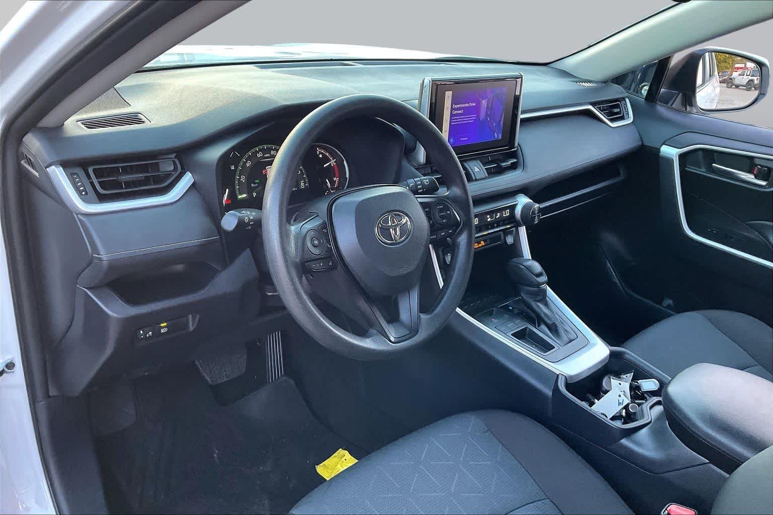 Used 2025 Ice Cap Toyota XLE image 17