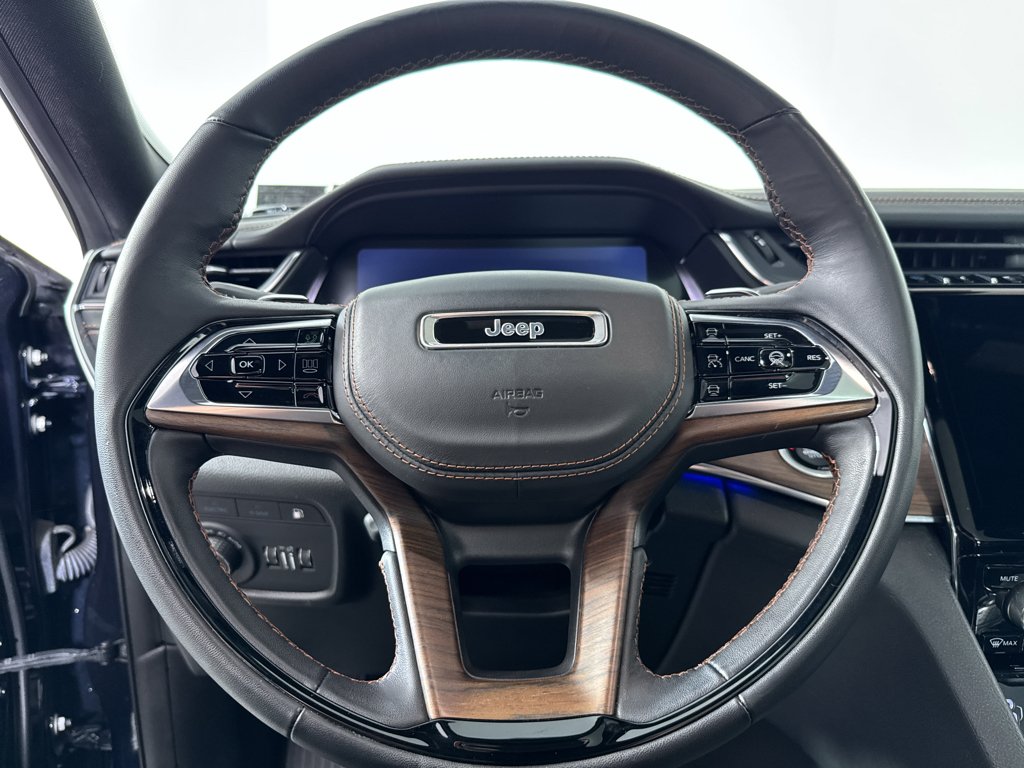 Used 2022 Midnight Blue Jeep Summit image 25