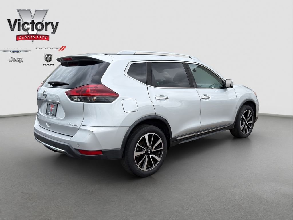 Used 2019 Silver Nissan SL image 7