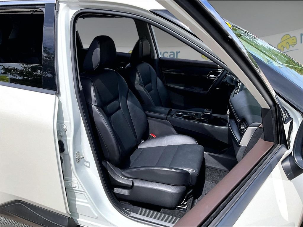 Certified Used 2021 White Nissan SV image 11