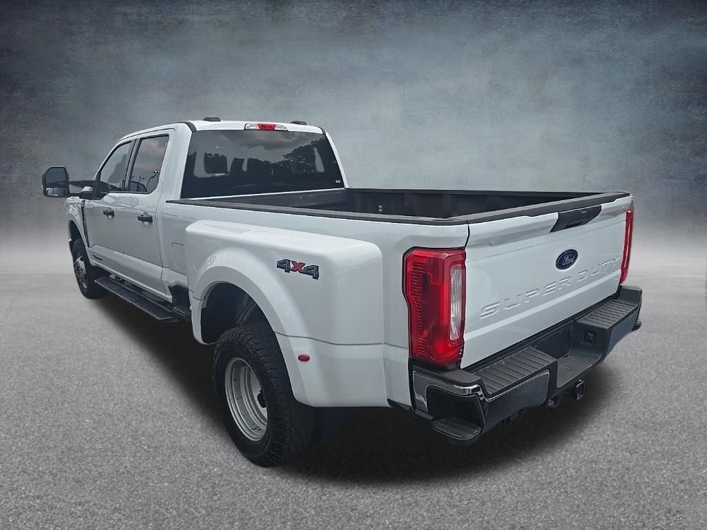 Used 2026 Oxford White Ford XLT image 6