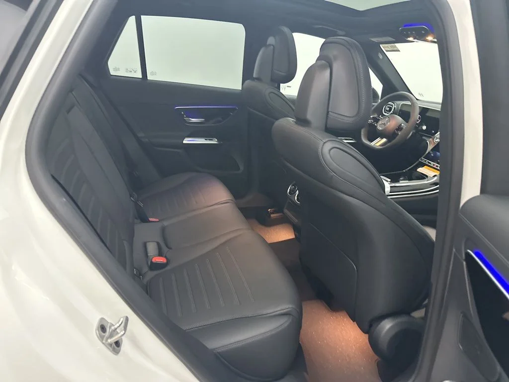 Used 2026 White Mercedes-Benz GLC 300 image 22