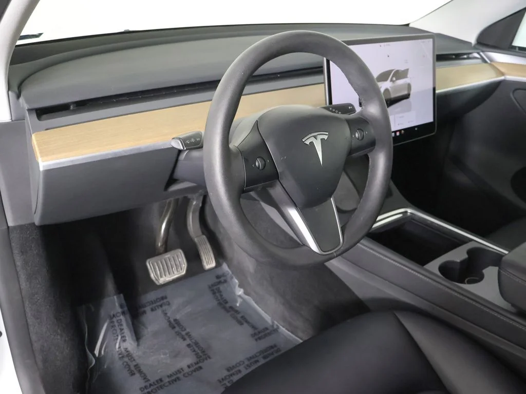 Used 2023 White Tesla Long Range image 29