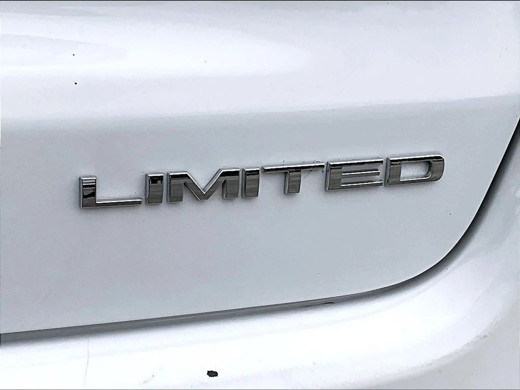Used 2025 White Jeep Limited image 28