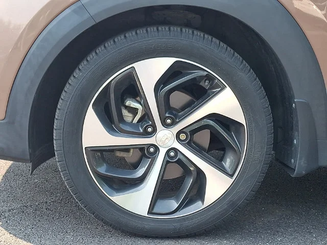 Used 2016 Beige Hyundai Limited image 8