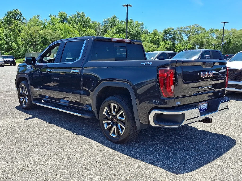 Used 2020 Carbon Black Metallic GMC SLT image 8