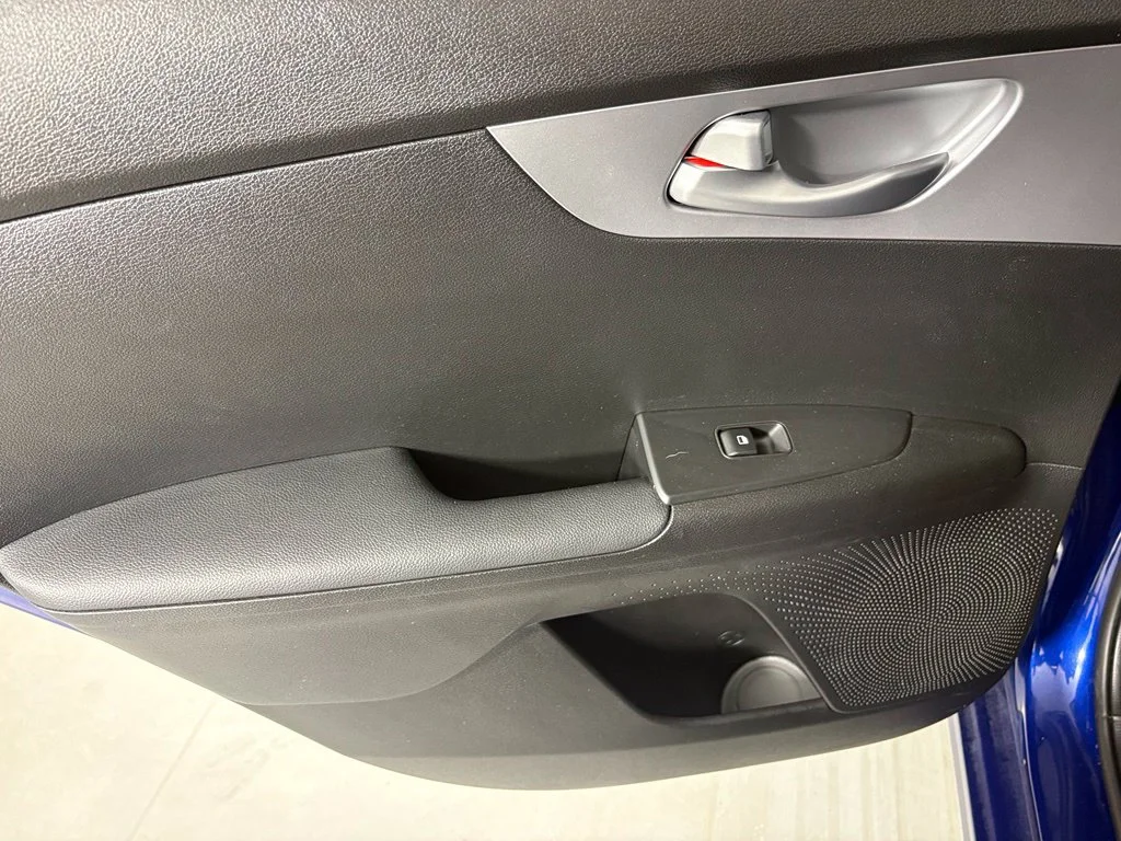 Used 2023 Blue Kia LXS image 32