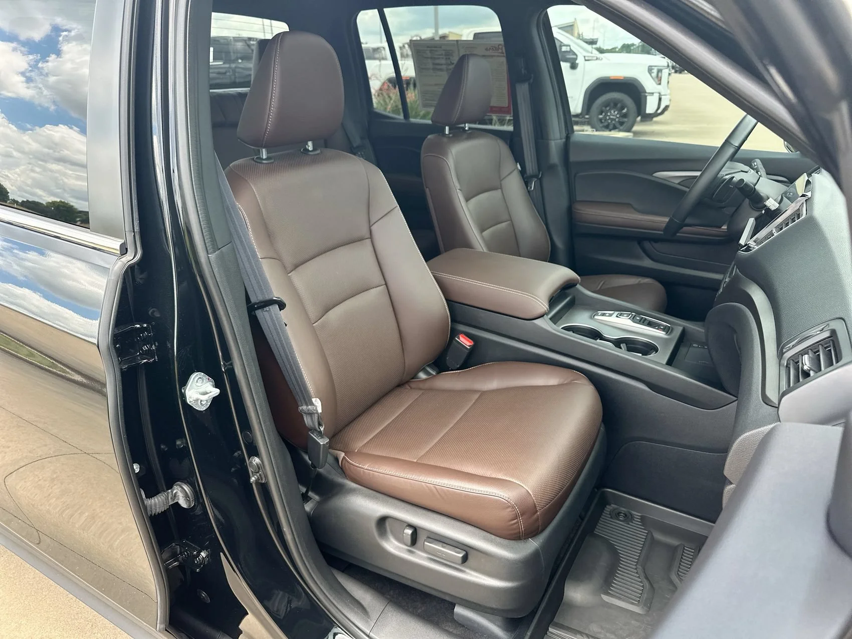 Used 2025 Black Honda RTL image 26