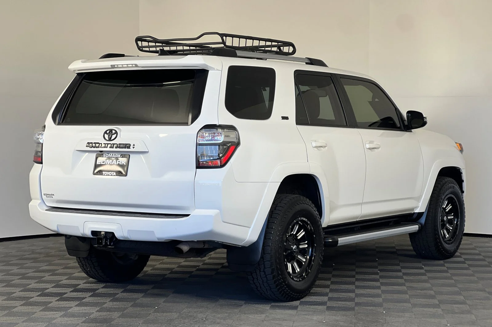 Used 2020 Super White Toyota SR5 Premium image 3