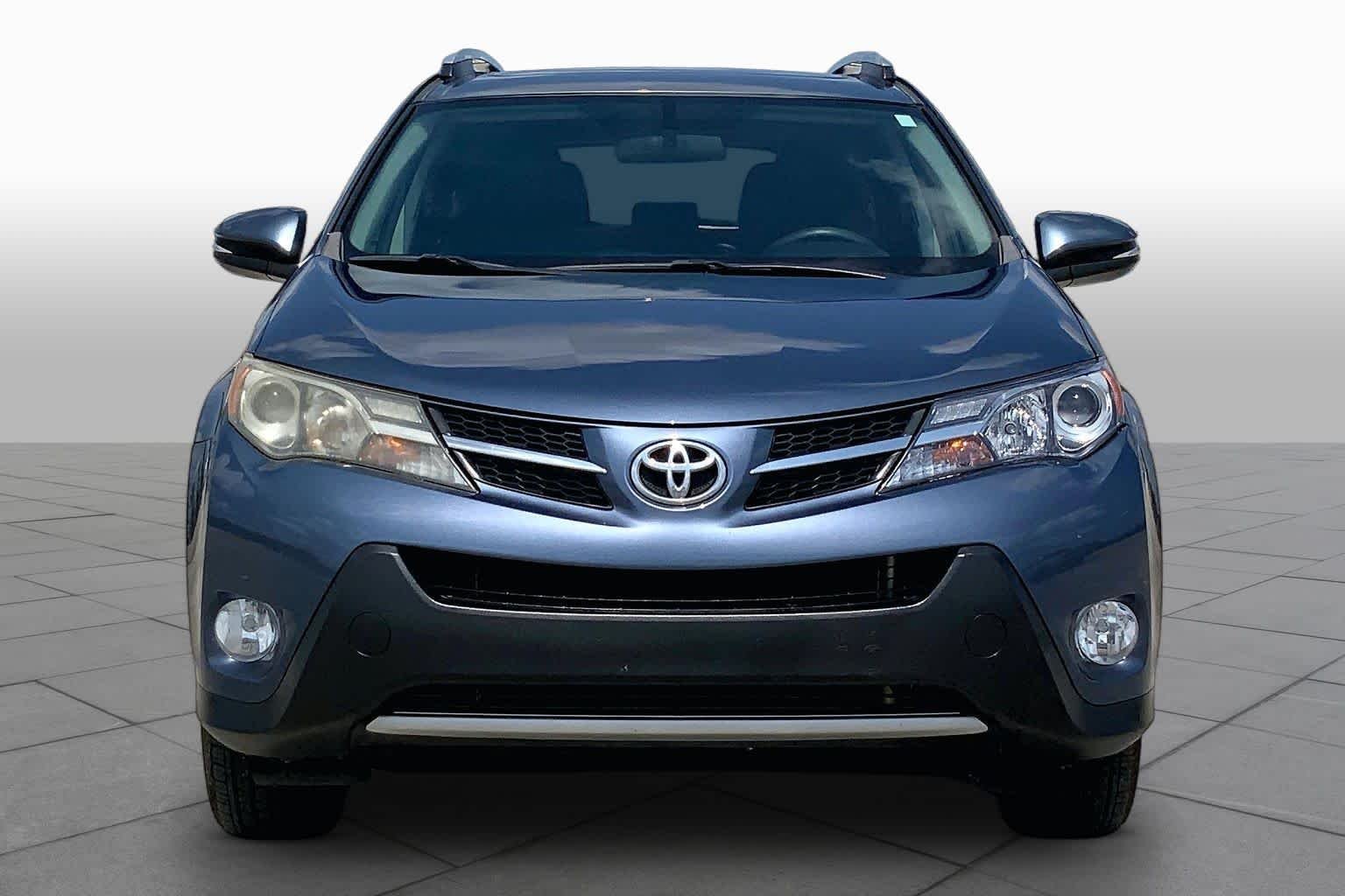 Used 2014 Shoreline Blue Metallic Toyota XLE image 4