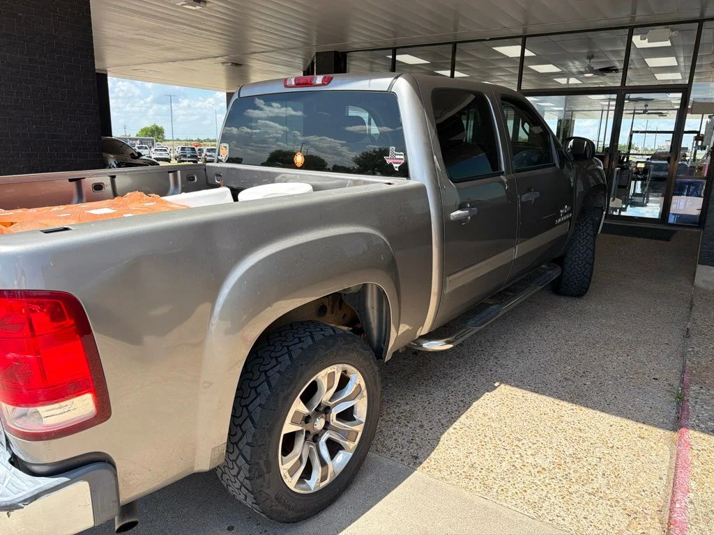 Used 2007 Gray GMC SL image 5