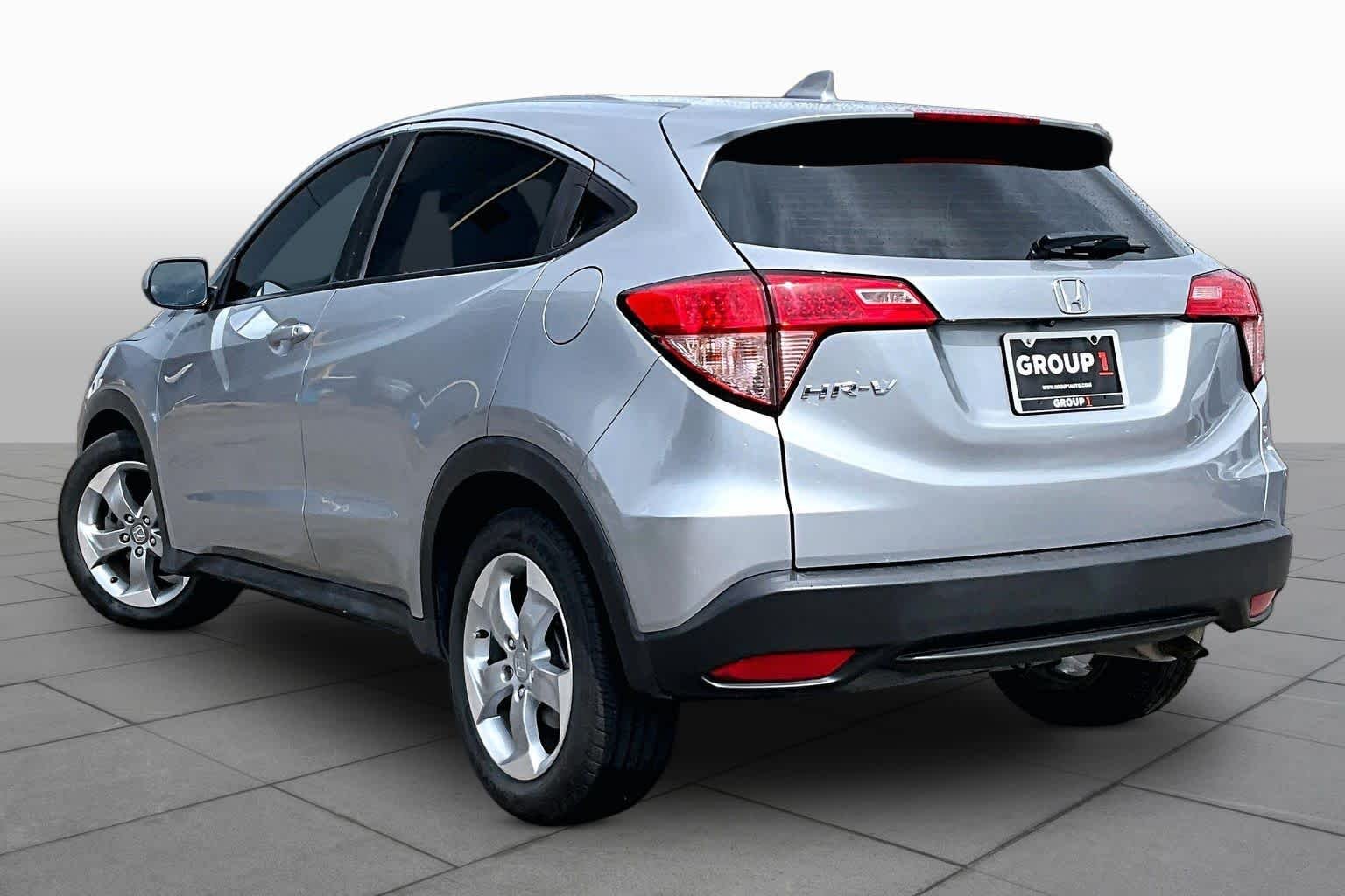 Used 2017 Modern Steel Metallic Honda LX image 11