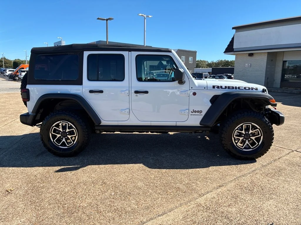 New 2026 Bright White Clear-Coat Exterior Paint Jeep Rubicon image 4