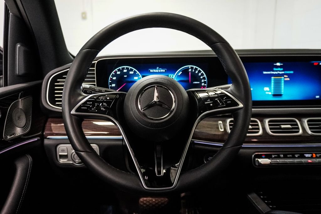 Used 2025 Black Mercedes-Benz GLE 450e image 14