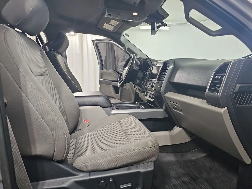 Used 2020 Silver Ford XLT image 13