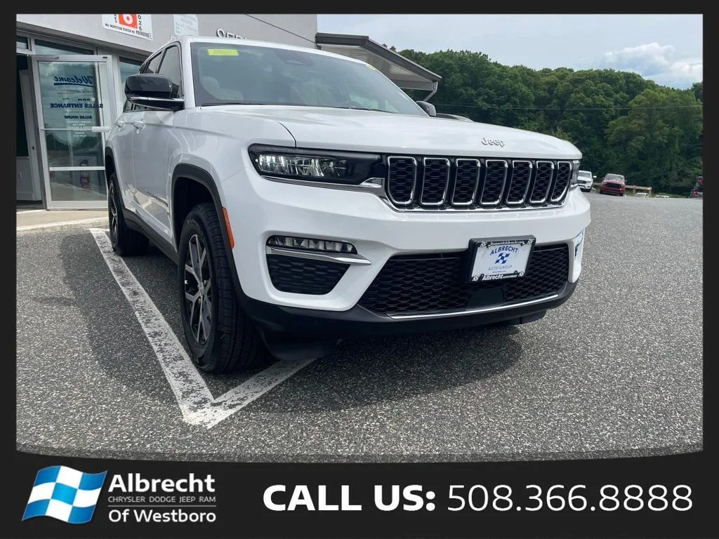 New 2025 Bright White Clear-Coat Exterior Paint Jeep Limited image 7