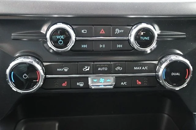 New 2026 Oxford White Ford XLT image 13