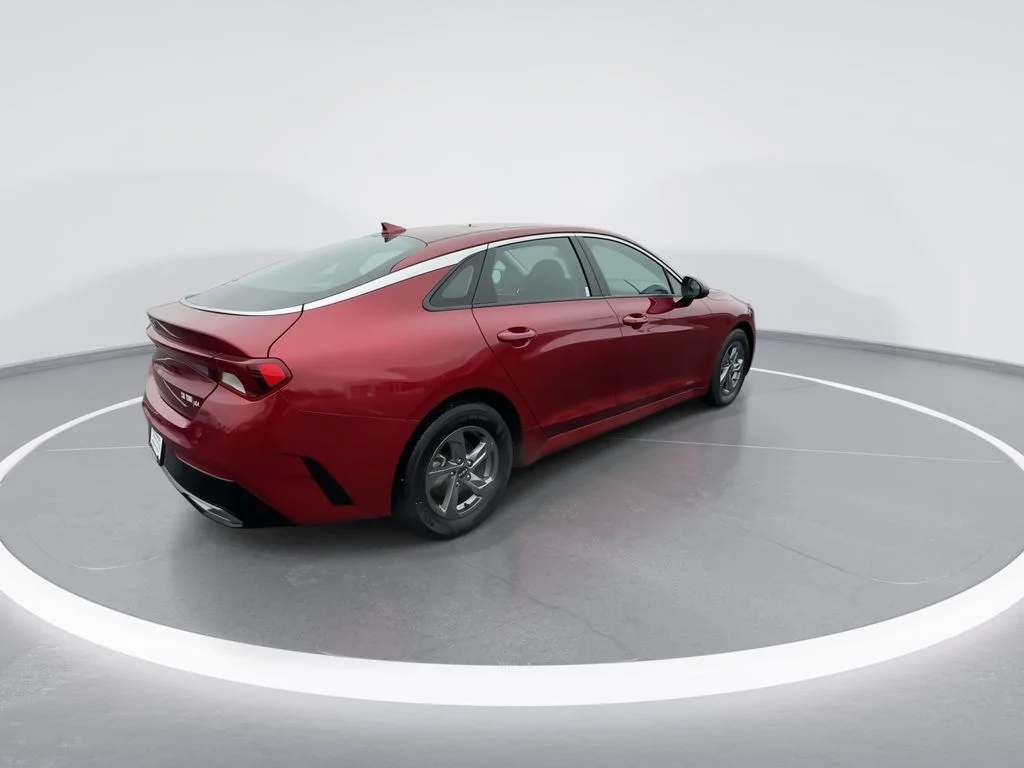 Used 2024 Red Kia LXS image 8