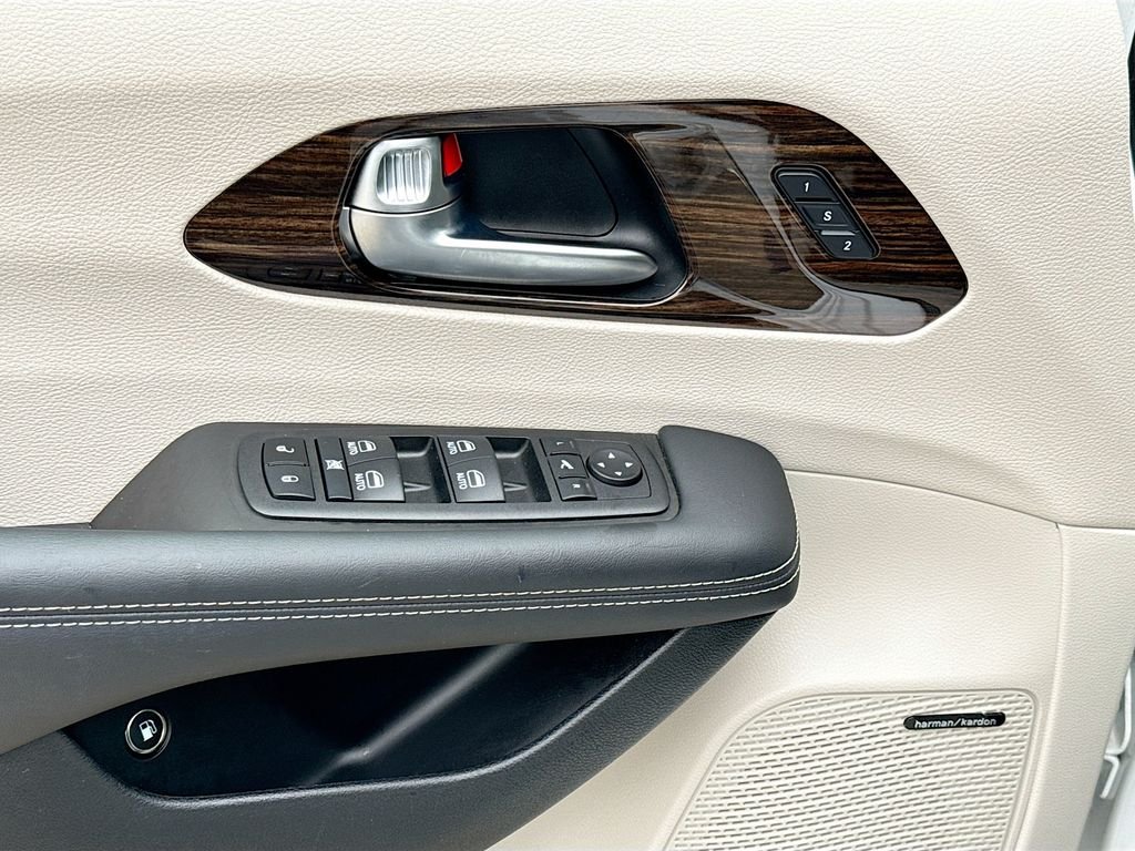 Used 2023 Bright White Clearcoat Chrysler Hybrid Limited image 18