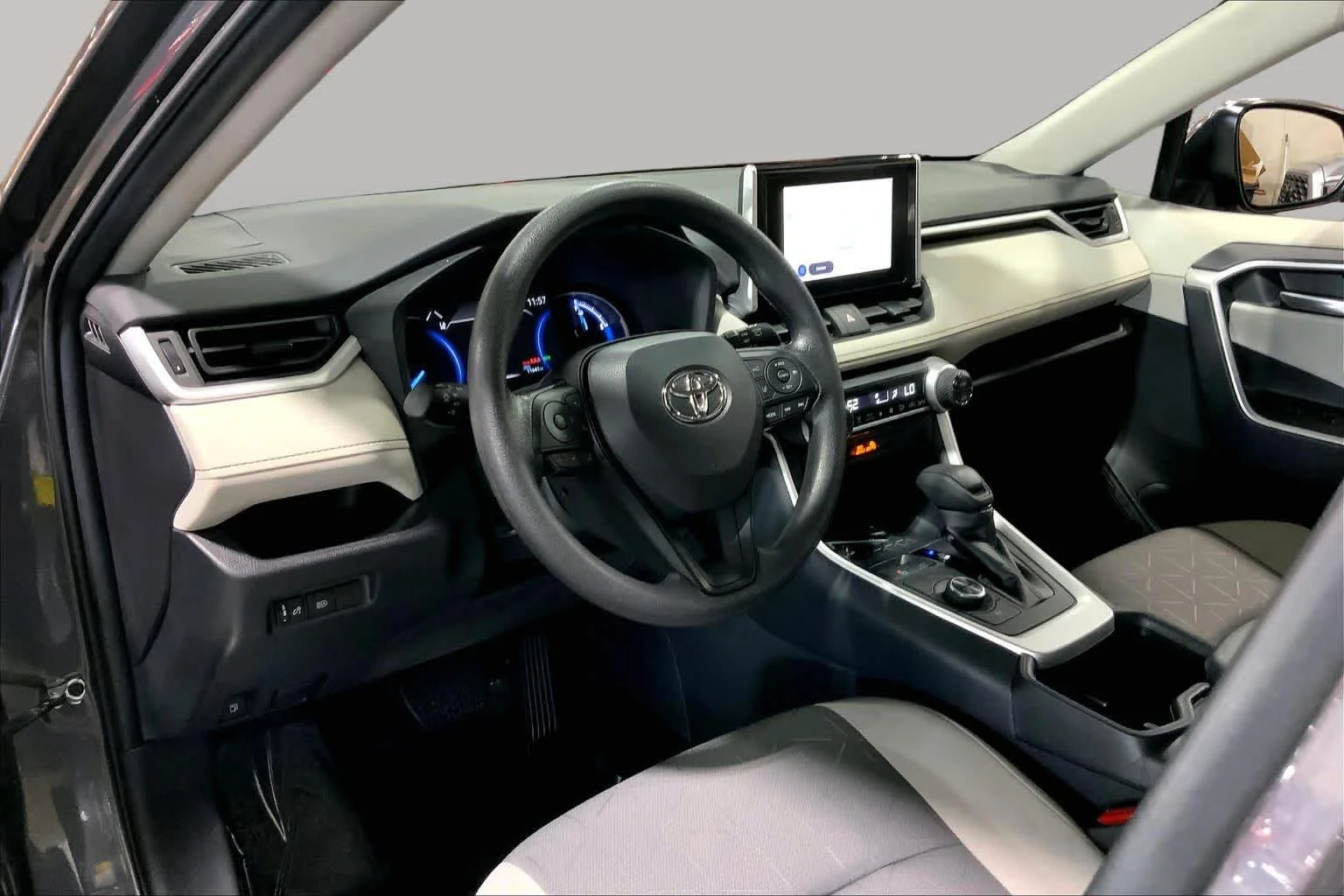Used 2025 Magnetic Gray Metallic Toyota Hybrid XLE image 18