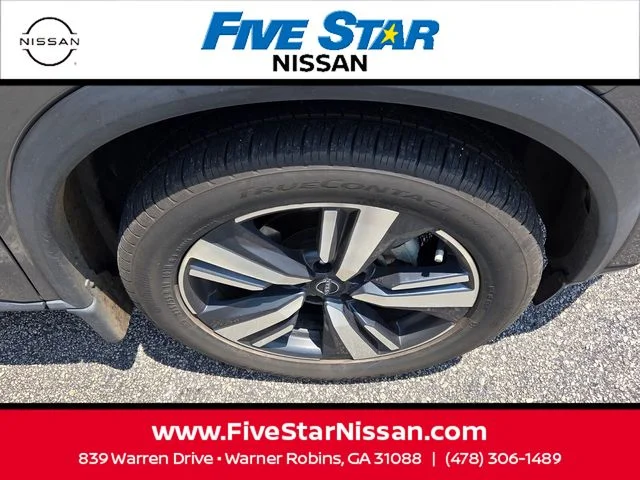 Used 2023 Gray Nissan SL image 13