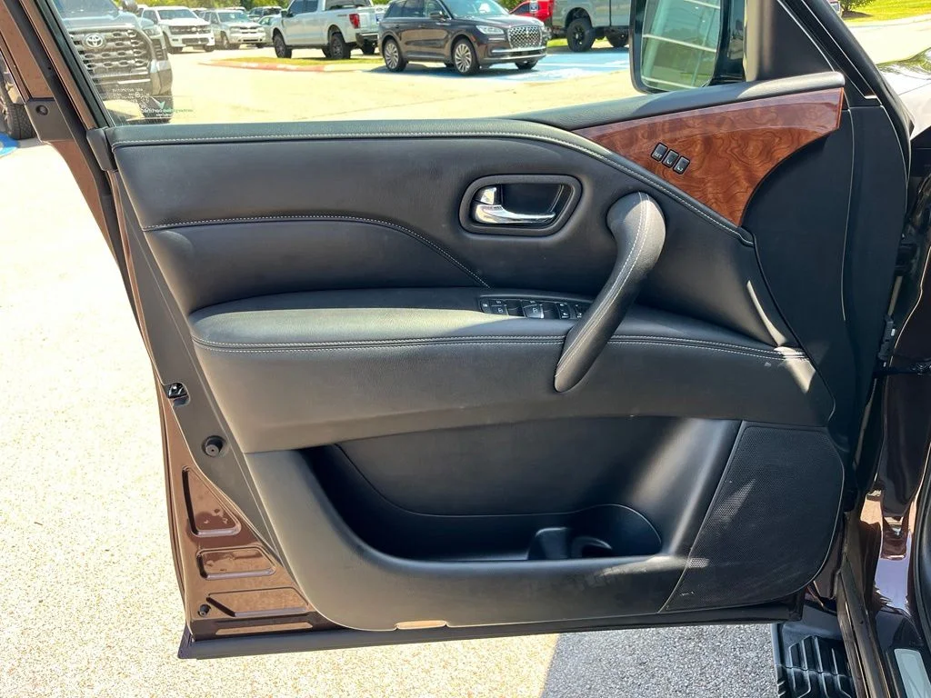 Used 2019 Brown INFINITI LUXE image 12