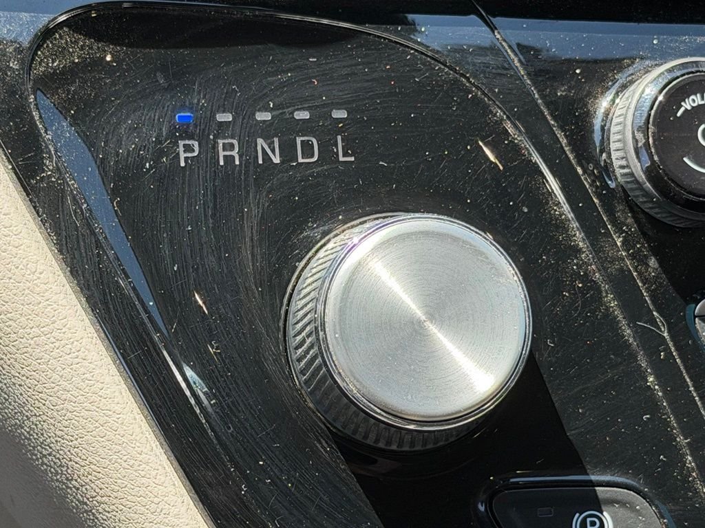 Used 2019 White Chrysler Touring Plus image 19