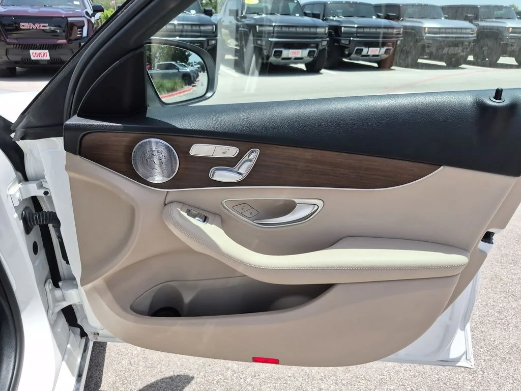 Used 2021  Mercedes-Benz C 300 image 36