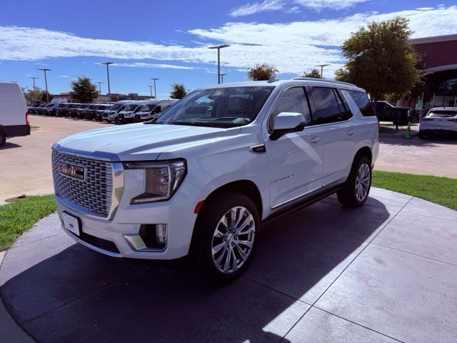 Used 2024 White GMC Denali image 3