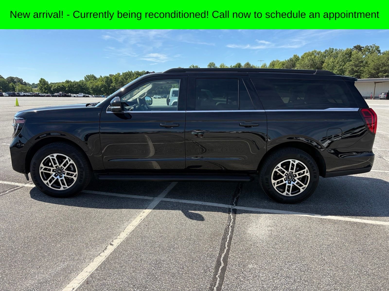 Used 2025 Black Metallic Ford Active image 10