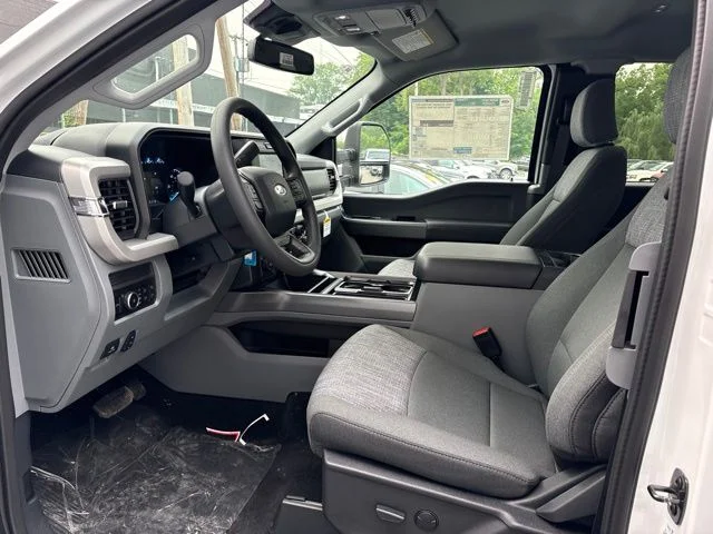 New 2026 Oxford White Ford F-450® XLT image 2