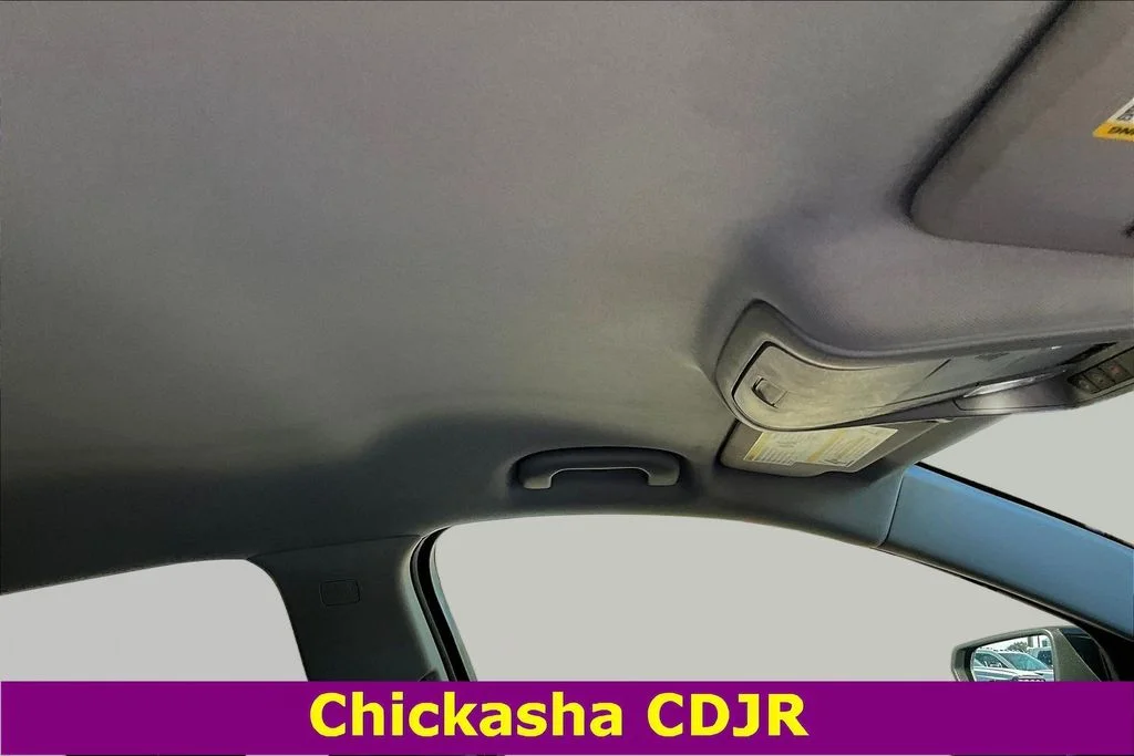 Used 2022 Black GMC SLE image 26