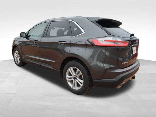 Used 2019 Gray Ford SEL image 3